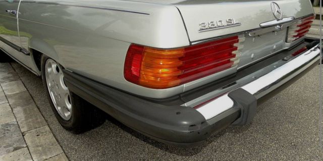 1985 Silver Mercedes-Benz SL-Class Convertible