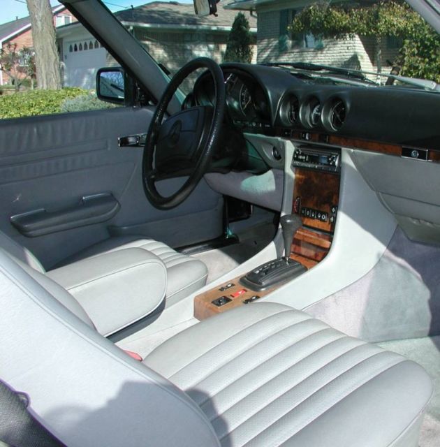 1985 Silver Mercedes-Benz SL-Class Convertible