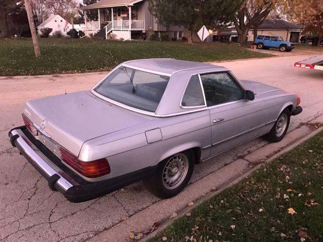 1985 Silver Mercedes-Benz SL-Class Convertible