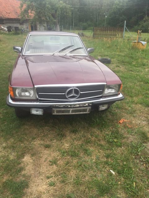 1977 Red Mercedes-Benz SL-Class Coupe