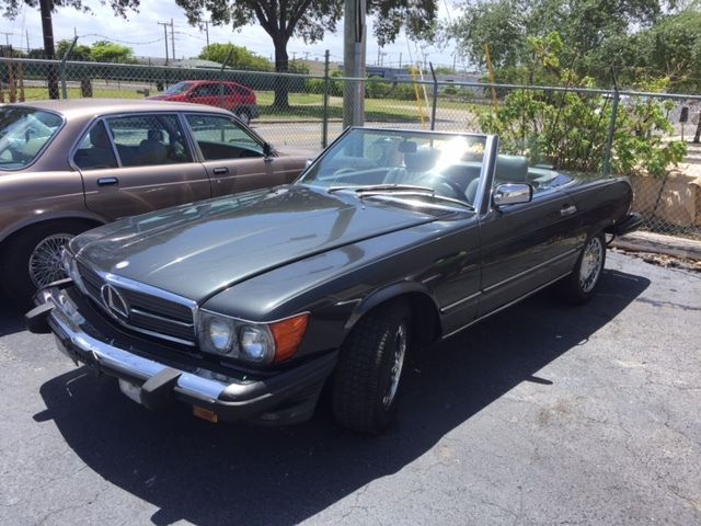 1988 Gray Mercedes-Benz 500-Series Convertible
