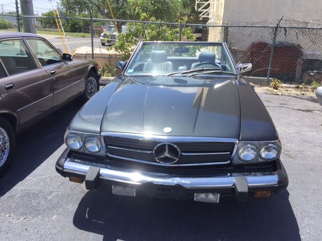 1988 Gray Mercedes-Benz 500-Series Convertible