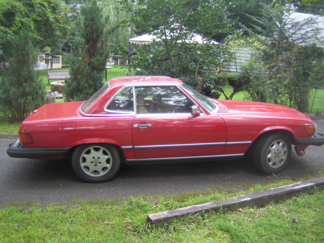 1988 Red Mercedes-Benz SL-Class Convertible
