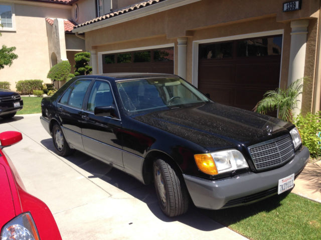 1993 Black Mercedes-Benz 300-Series