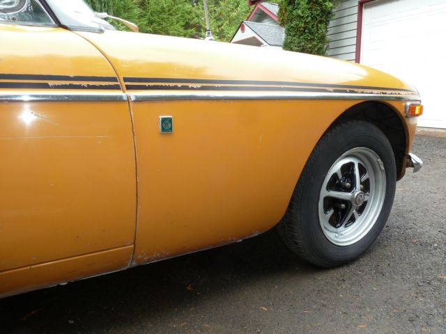 1972 Yellow/Orange MG MGB Convertible