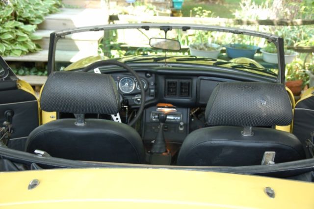 1976 Yellow MG MGB Convertible