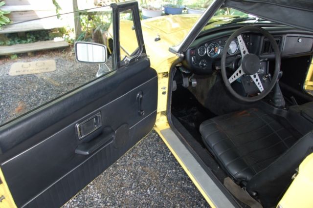 1976 Yellow MG MGB Convertible