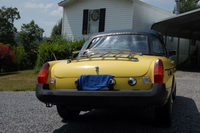 1976 Yellow MG MGB Convertible