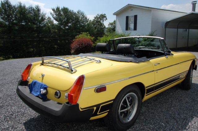 1976 Yellow MG MGB Convertible