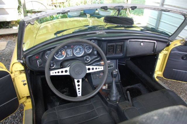 1976 Yellow MG MGB Convertible