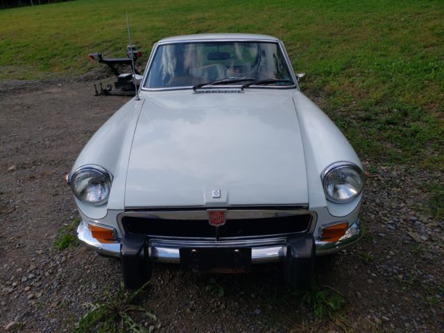 1974 White MG MGB Coupe