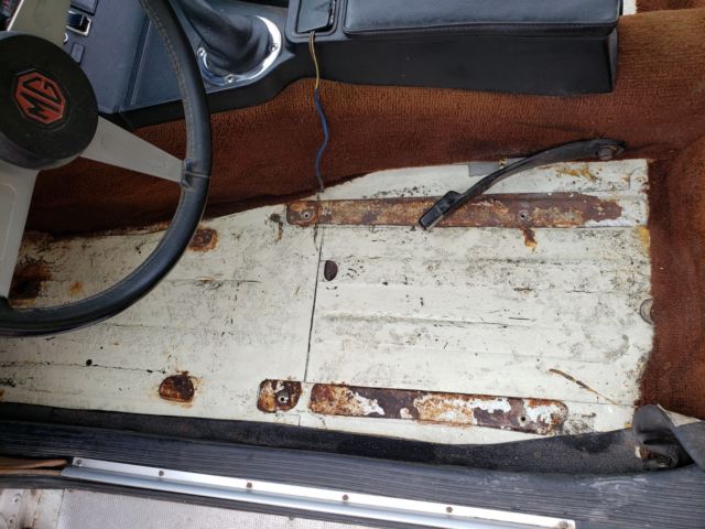 1974 White MG MGB Coupe