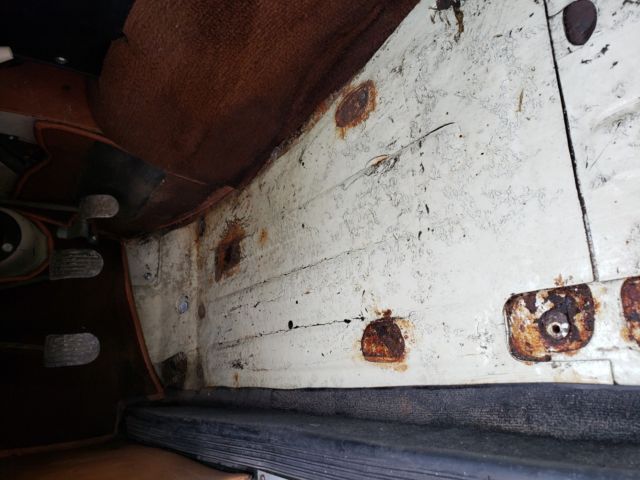 1974 White MG MGB Coupe