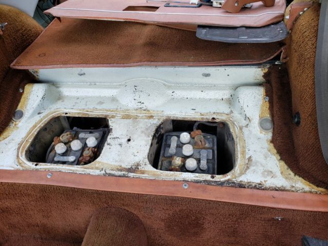 1974 White MG MGB Coupe