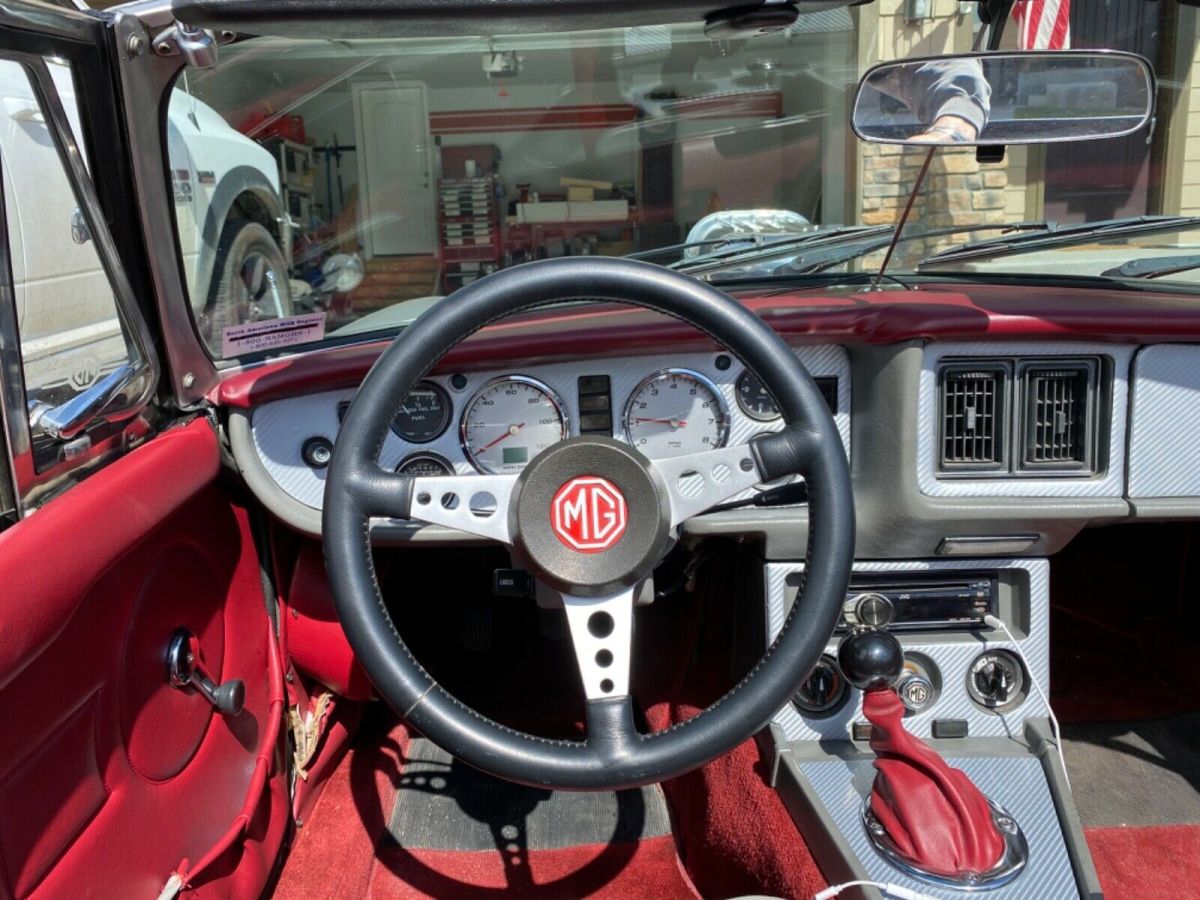 1980 Silver MG MGB Convertible