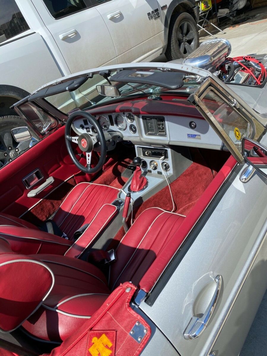 1980 Silver MG MGB Convertible