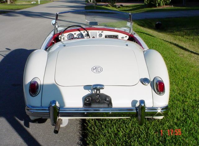 1962 Silver MG MGA