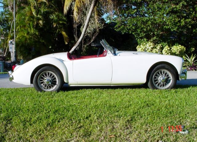 1962 Silver MG MGA
