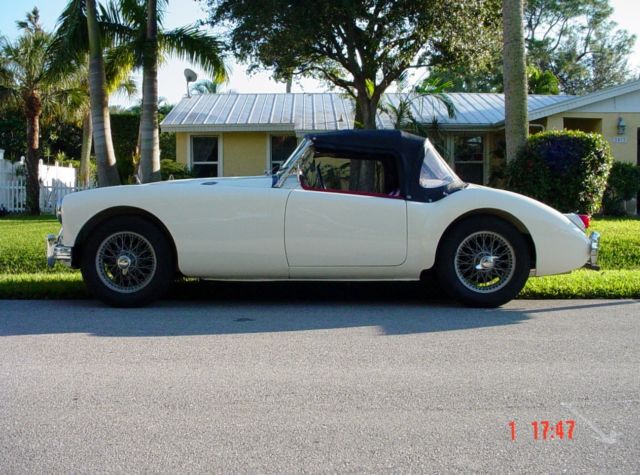 1962 Silver MG MGA