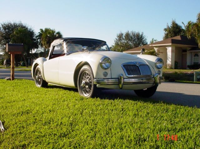 1962 Silver MG MGA
