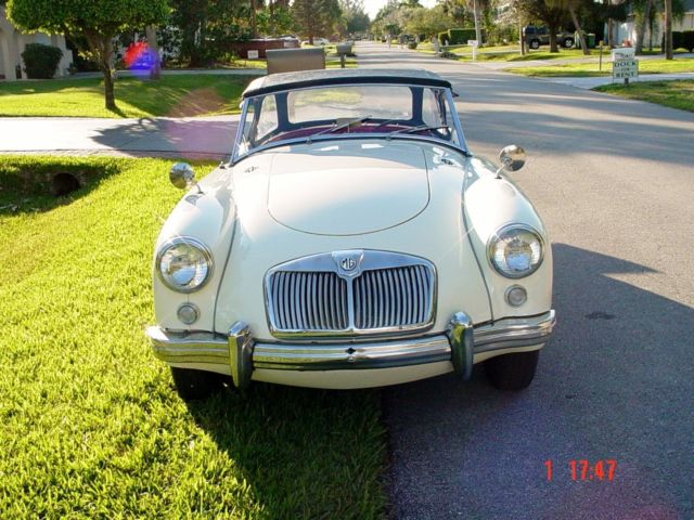 1962 Silver MG MGA