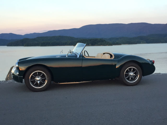 1957 British racing Green MG MGA Convertible / Roadster 