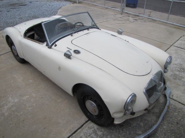 1962 old english white MG MGA