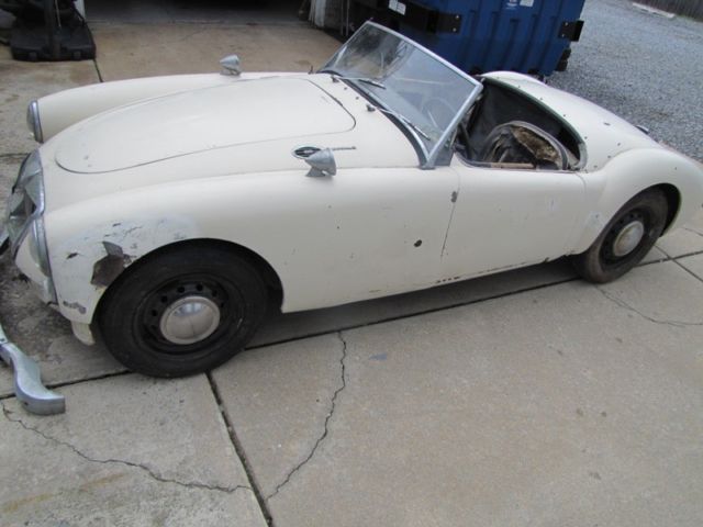 1962 old english white MG MGA