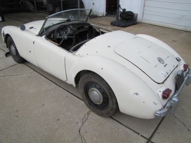 1962 old english white MG MGA