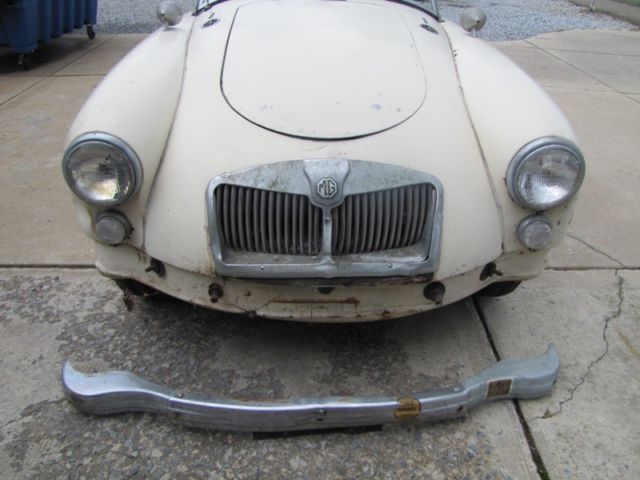 1962 old english white MG MGA