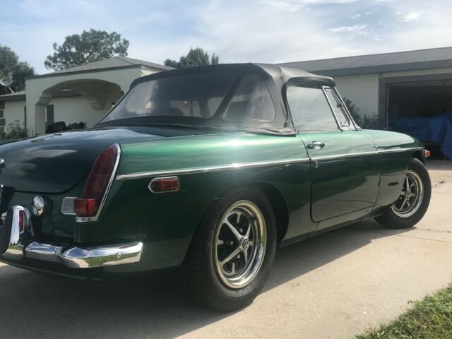 1971 Green MG MGB Convertible