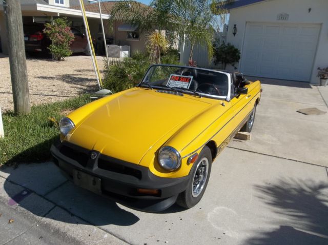 1978 Yellow MG MGB Convertible