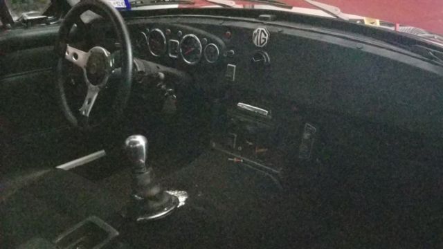 1971 Orange MG MGB Coupe