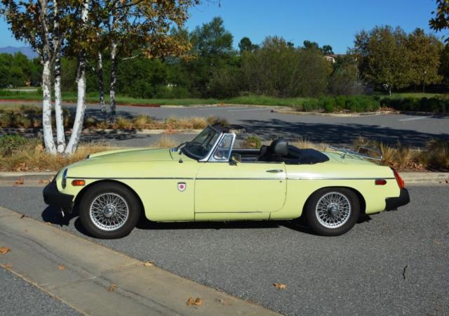 1976 Yellow MG MGB Convertible