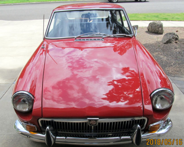 1970 Red MG MGB GT Hardtop