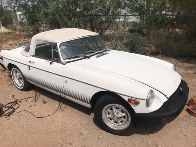 1977 White MG MGB Convertible