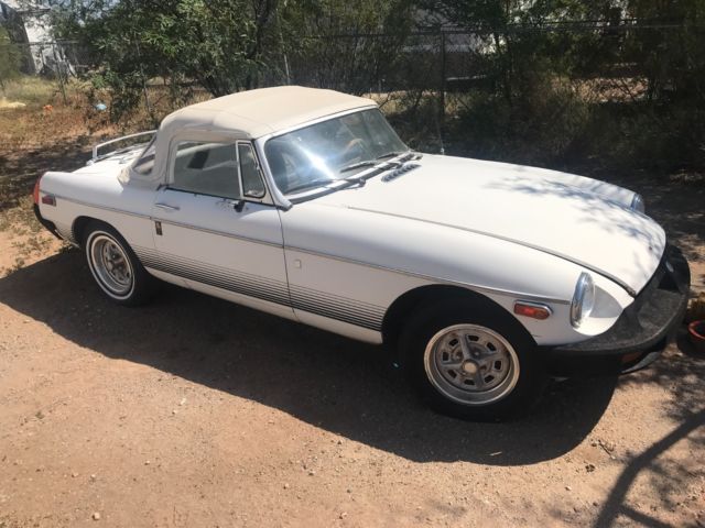 1977 White MG MGB Convertible