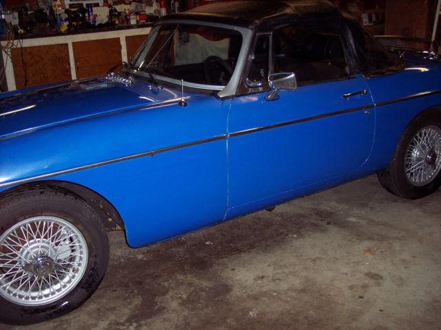 1976 Blue MG MGB