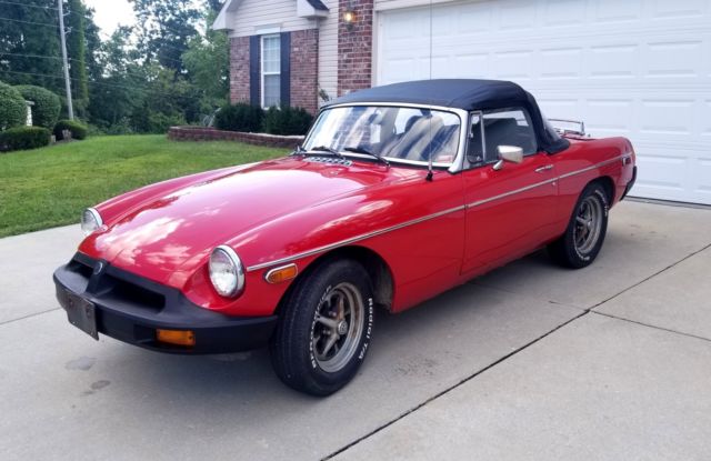 1977 Red MG MGB Convertible