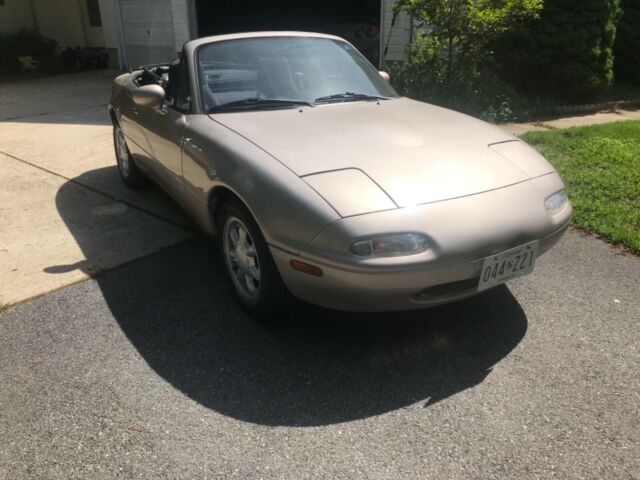 1990 Gold Mazda MX-5 Miata Convertible