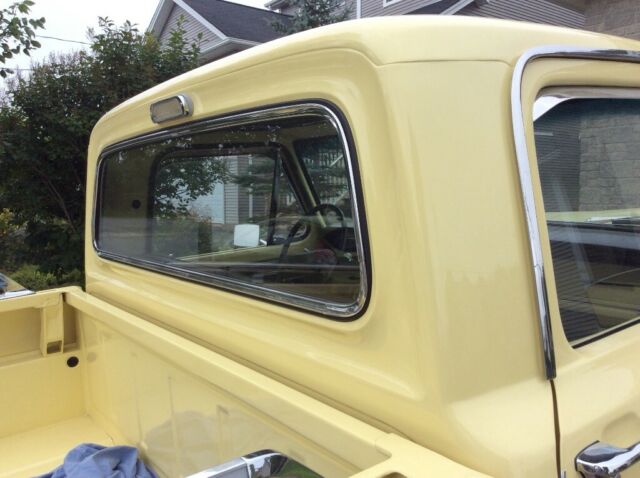 1972 Yellow Ford F-100