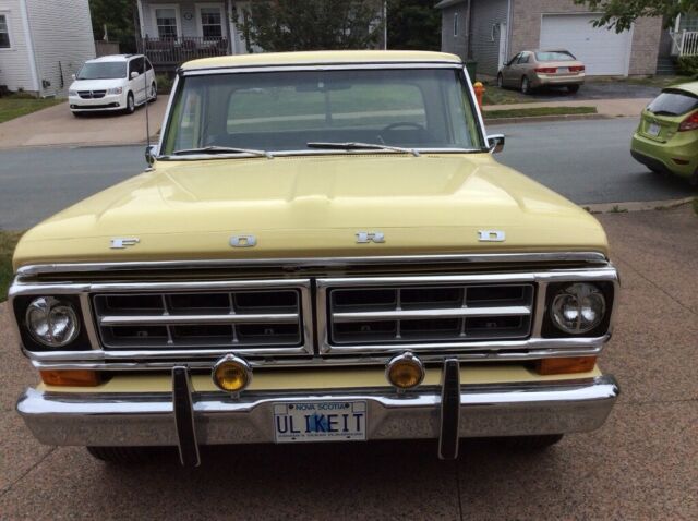 1972 Yellow Ford F-100