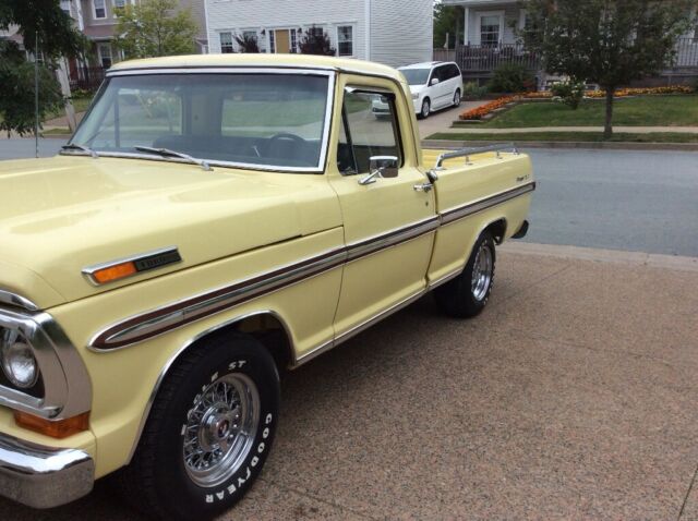 1972 Yellow Ford F-100