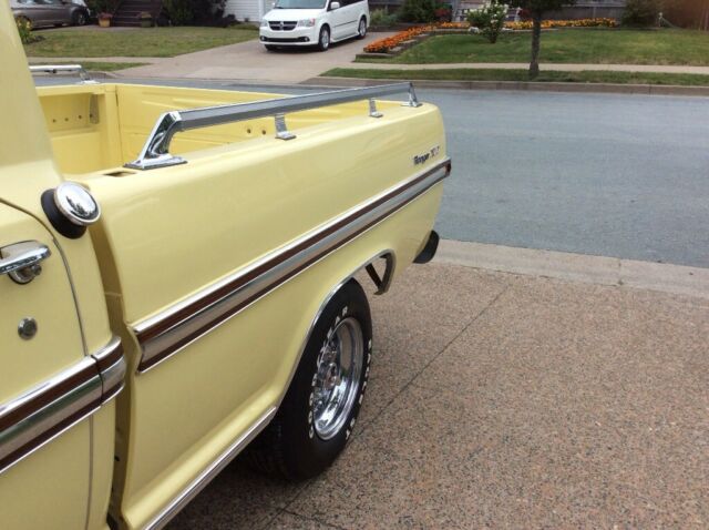 1972 Yellow Ford F-100