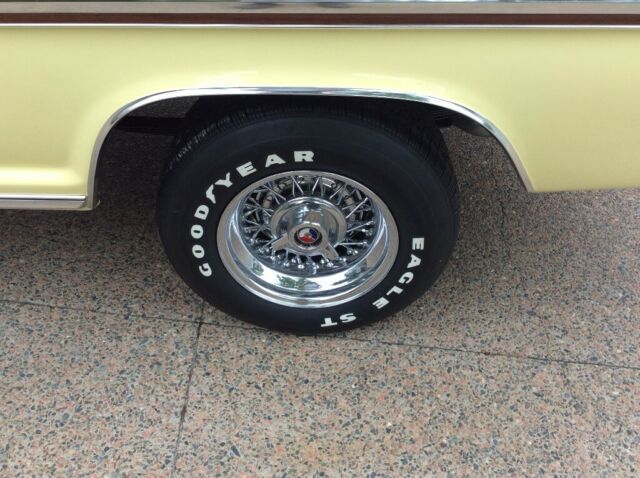 1972 Yellow Ford F-100