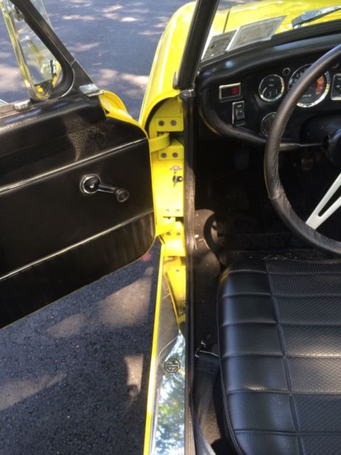 1973 Yellow MG MGB Convertible