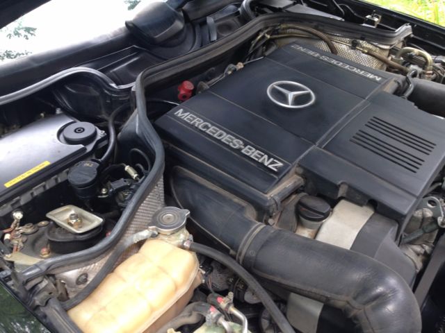 1993 Black Mercedes-Benz 400-Series