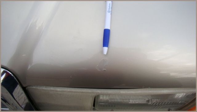 1993 Gold Mercedes-Benz 190-Series Sedan