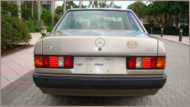 1993 Gold Mercedes-Benz 190-Series Sedan