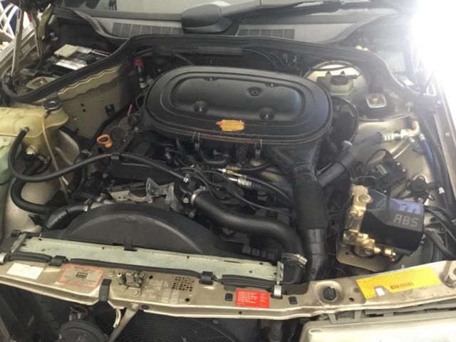 1993 Gold Mercedes-Benz 190-Series Sedan